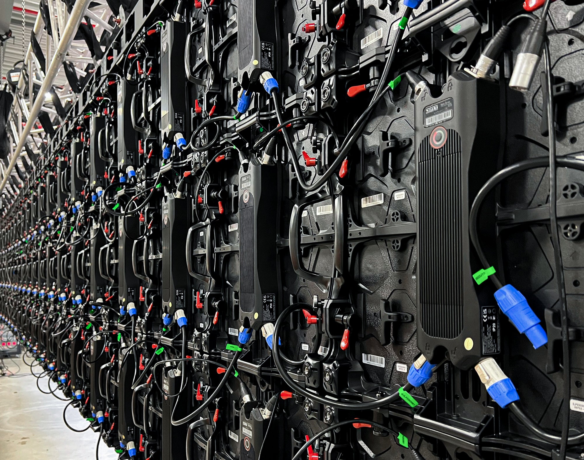 DMT Alpha Series A3.9i - Indoor