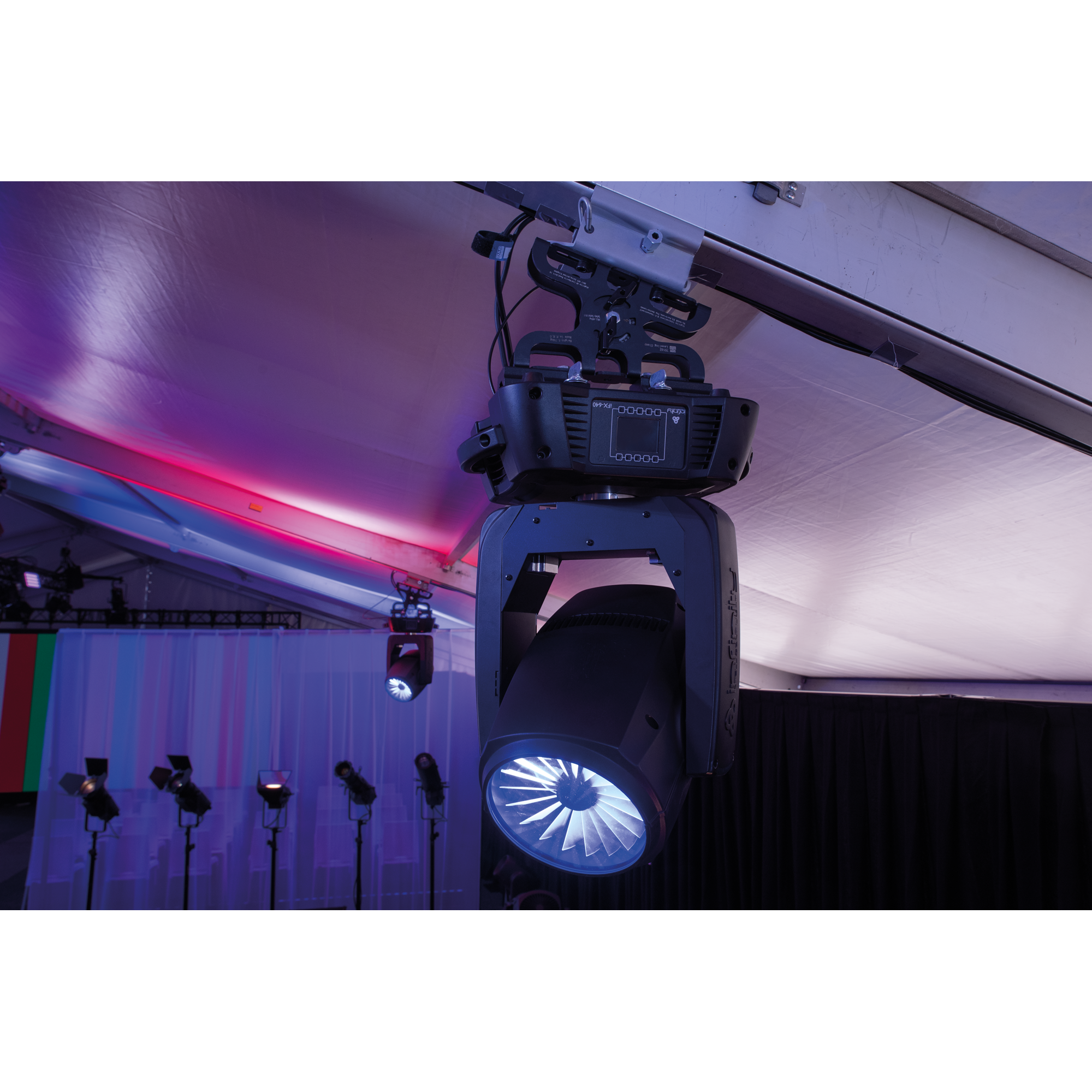 SHOWGEAR Levelling Clamp - Black