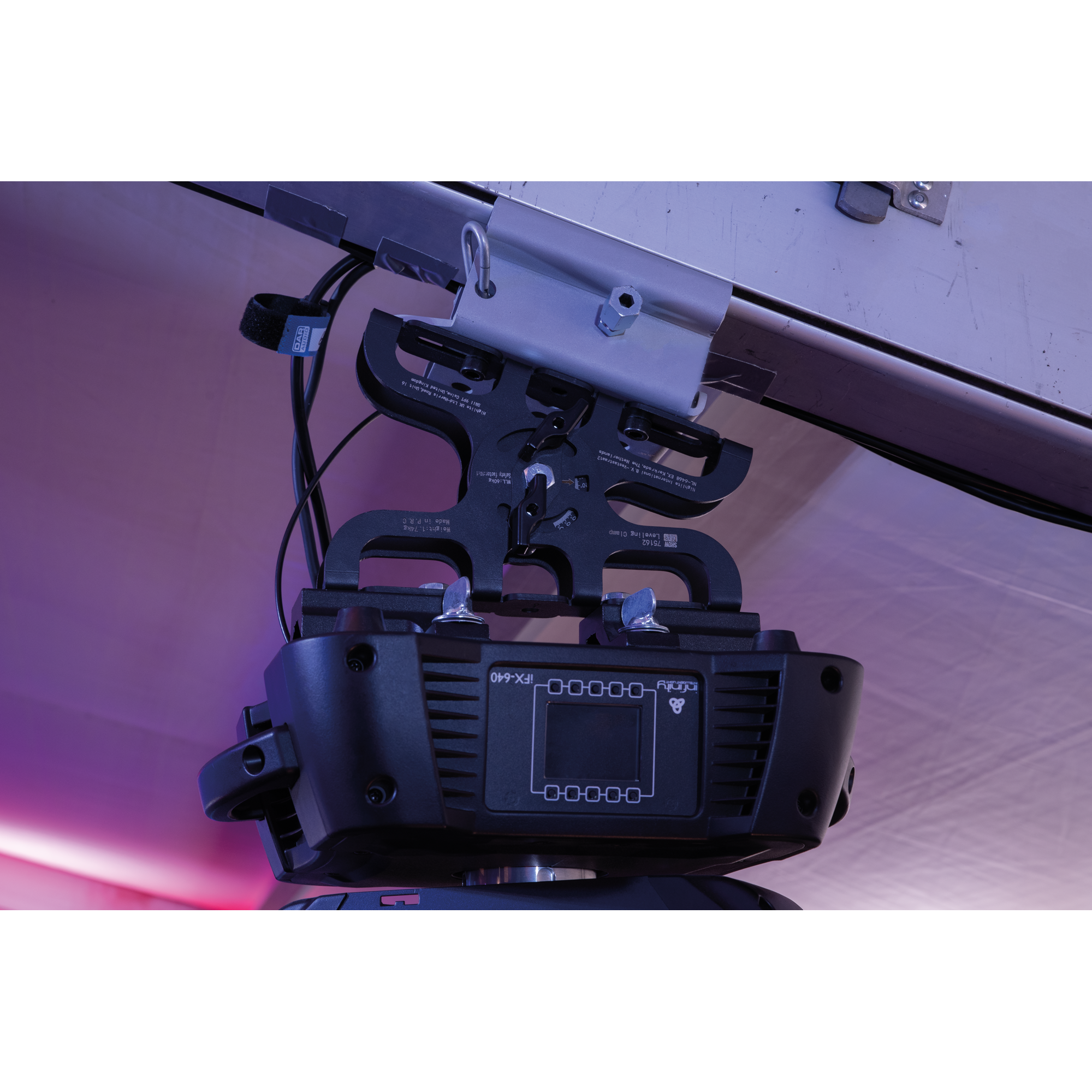 SHOWGEAR Levelling Clamp - Black