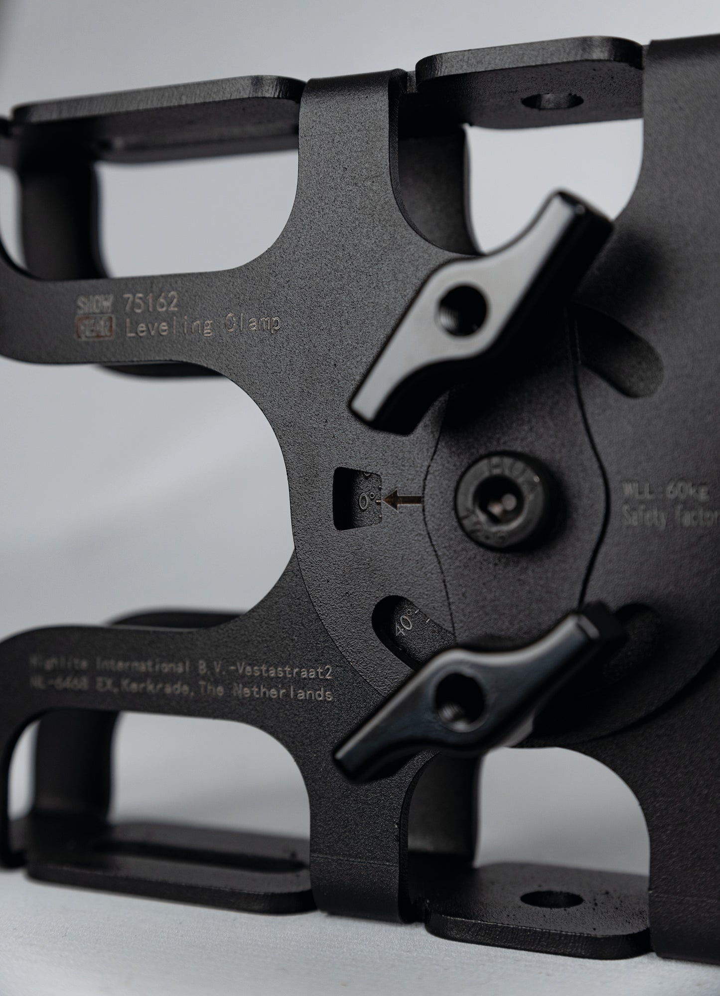 SHOWGEAR Levelling Clamp - Silver