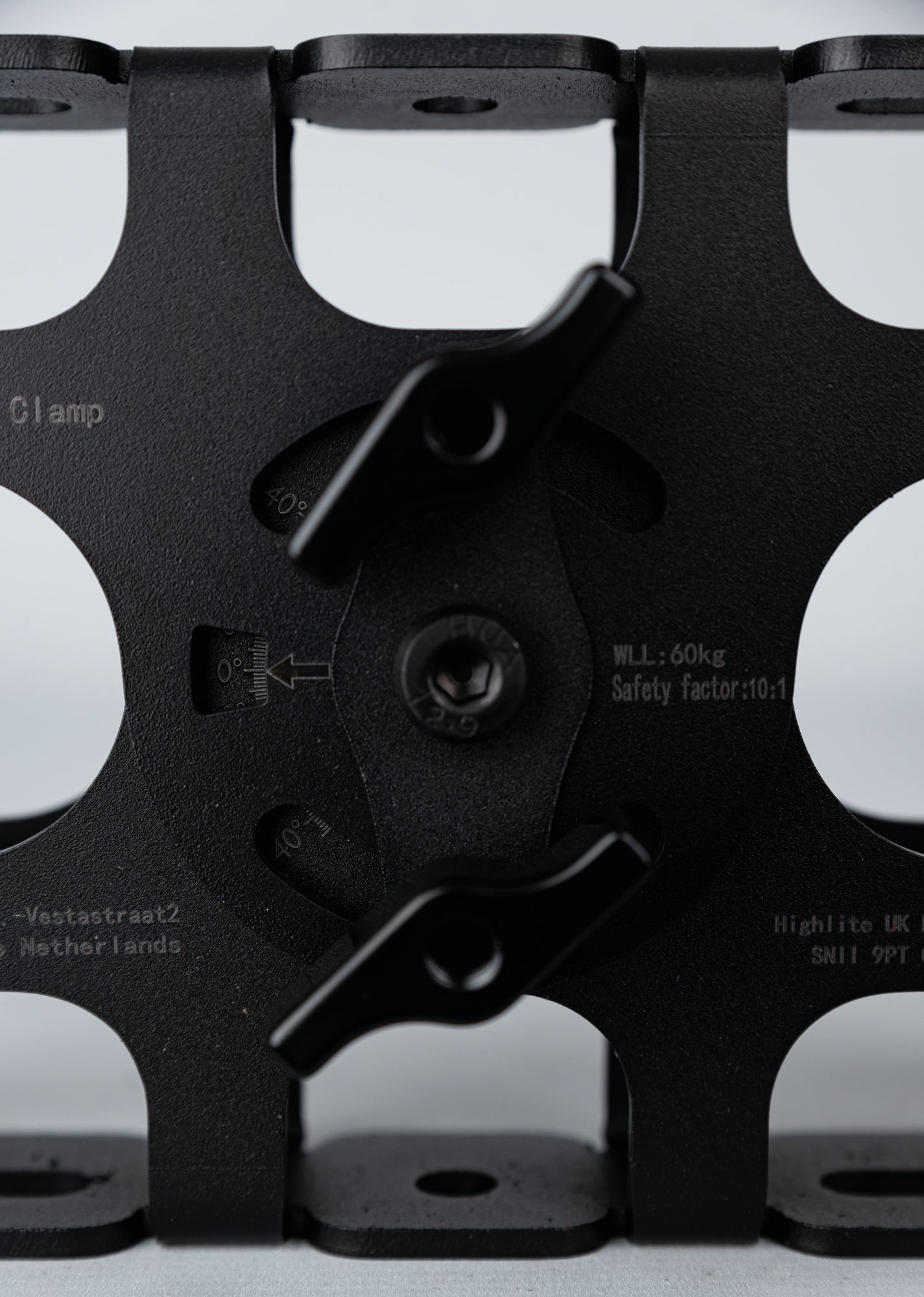 SHOWGEAR Levelling Clamp - Silver