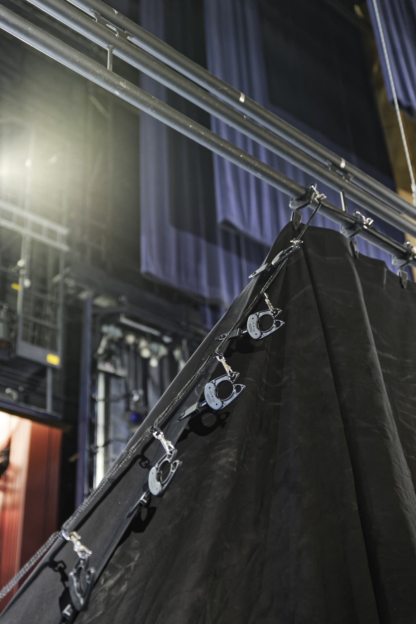 SHOWGEAR Grippon Tube Curtain Clamp Per tubi da 32 - 51 mm