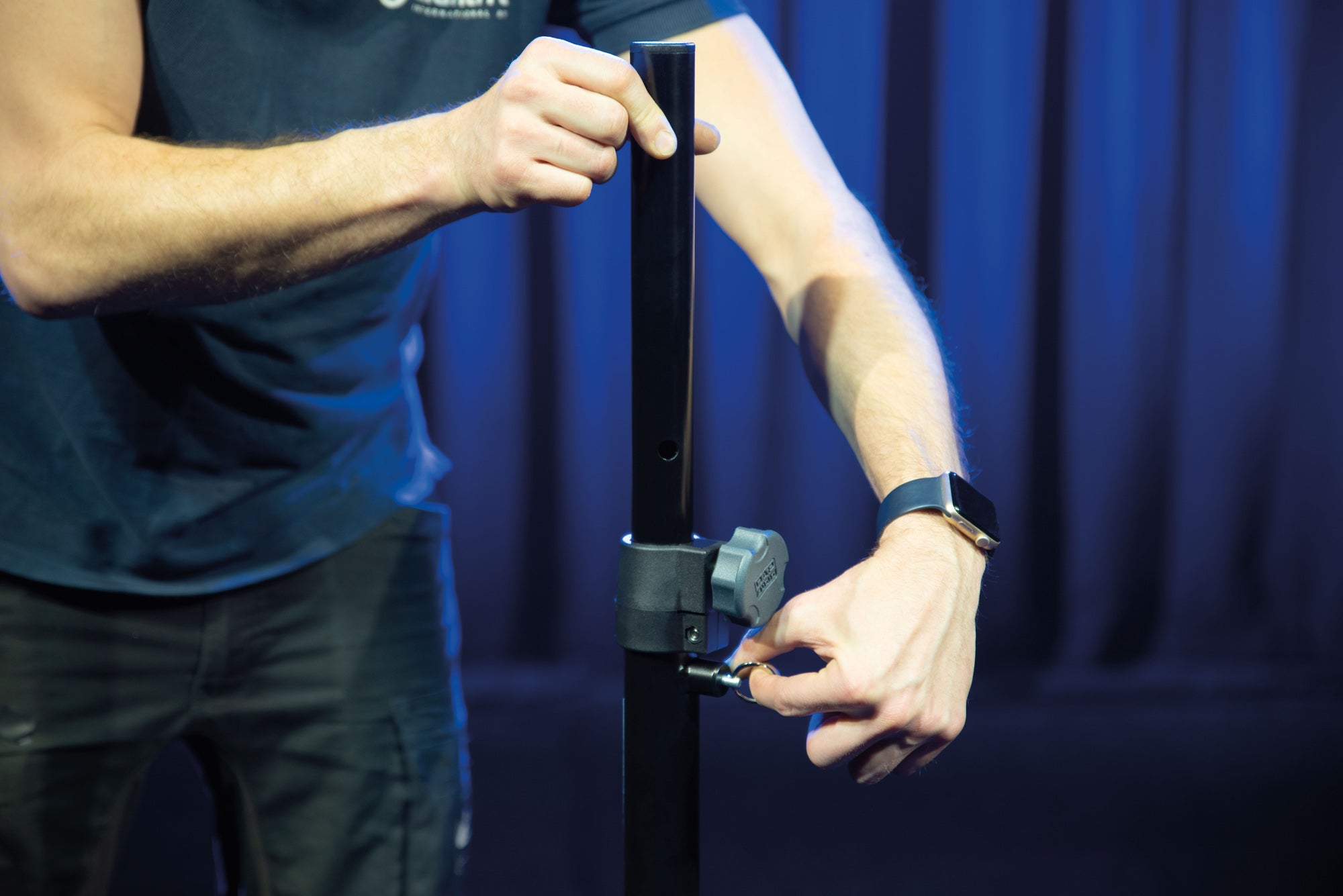 SHOWGEAR Adattatore per montaggio su supporto M10