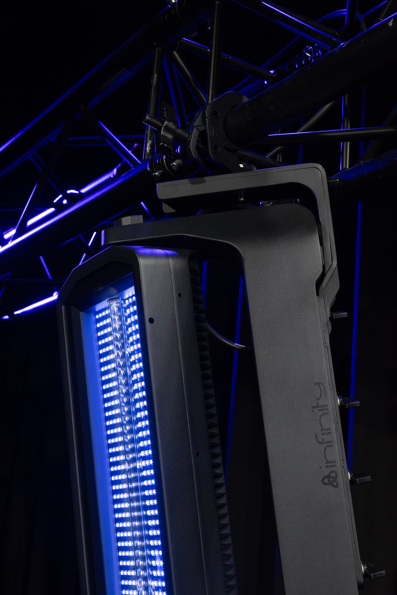 INFINITY Staffa a L per Raccoon S420/4 e W40/4