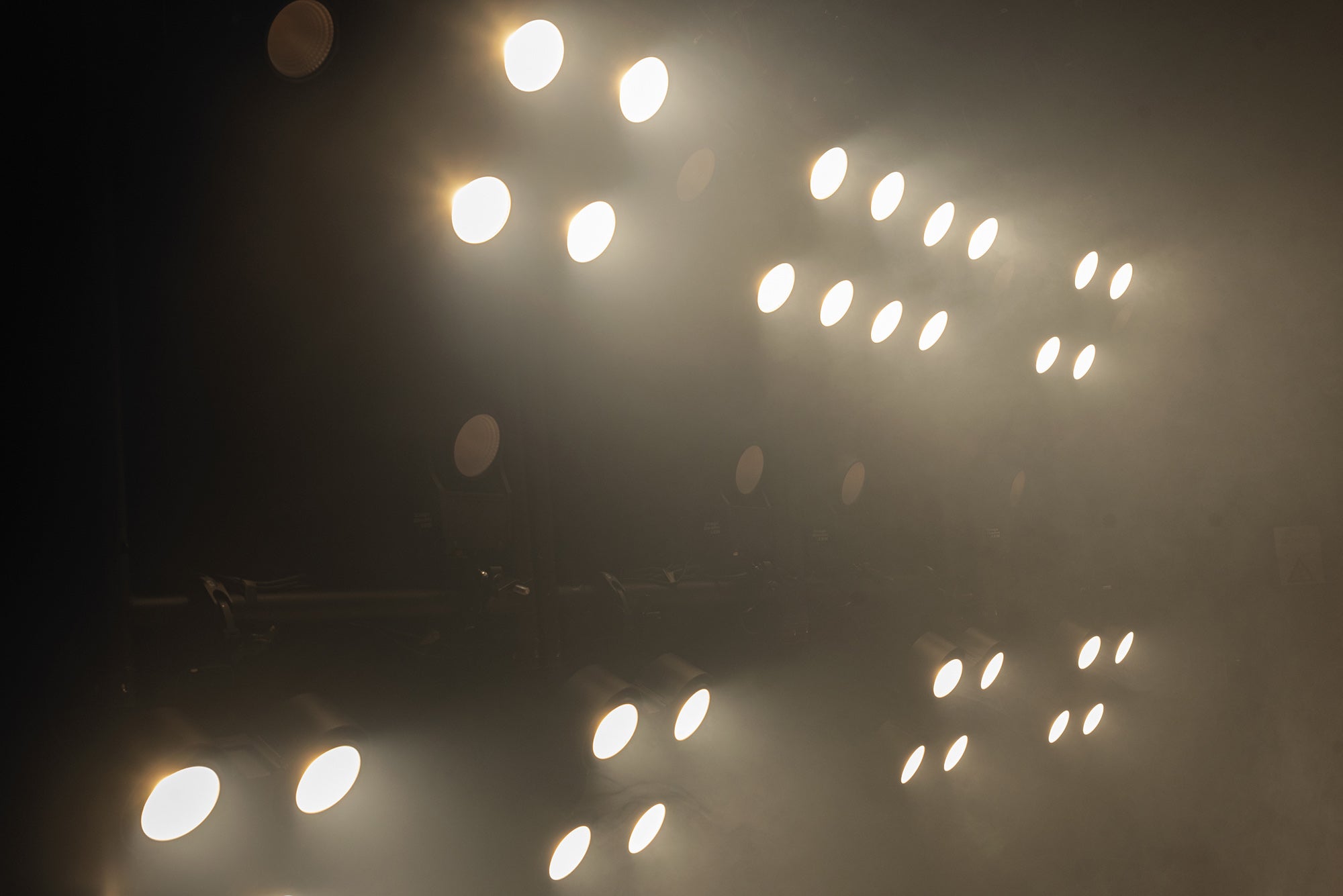 SHOWTEC Stage Blinder 4 LED 4 moduli LED Dual White da 80W