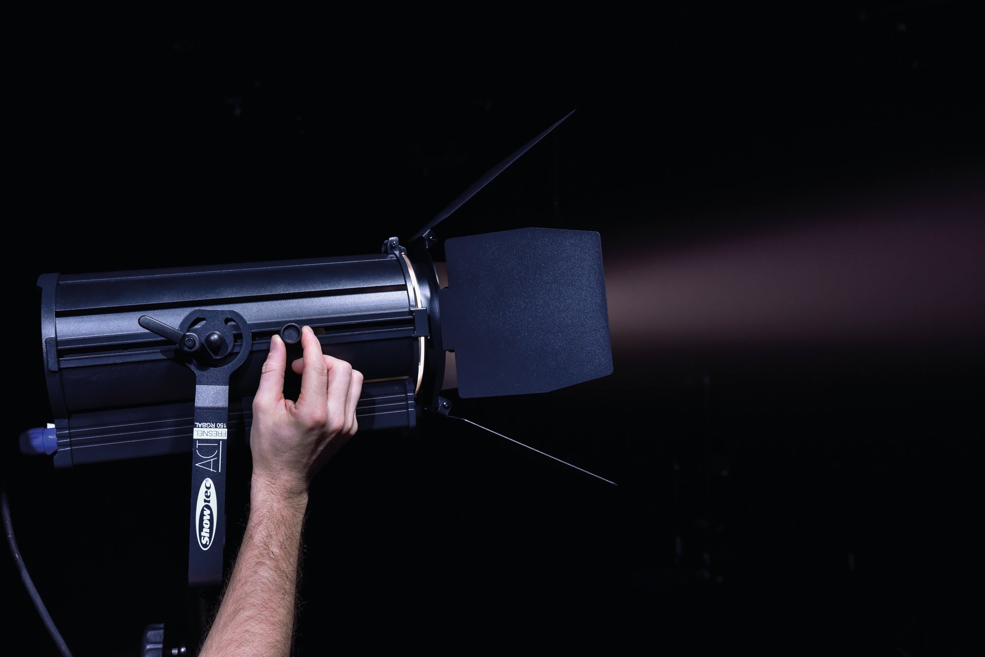 SHOWTEC ACT Fresnel 150 RGBAL