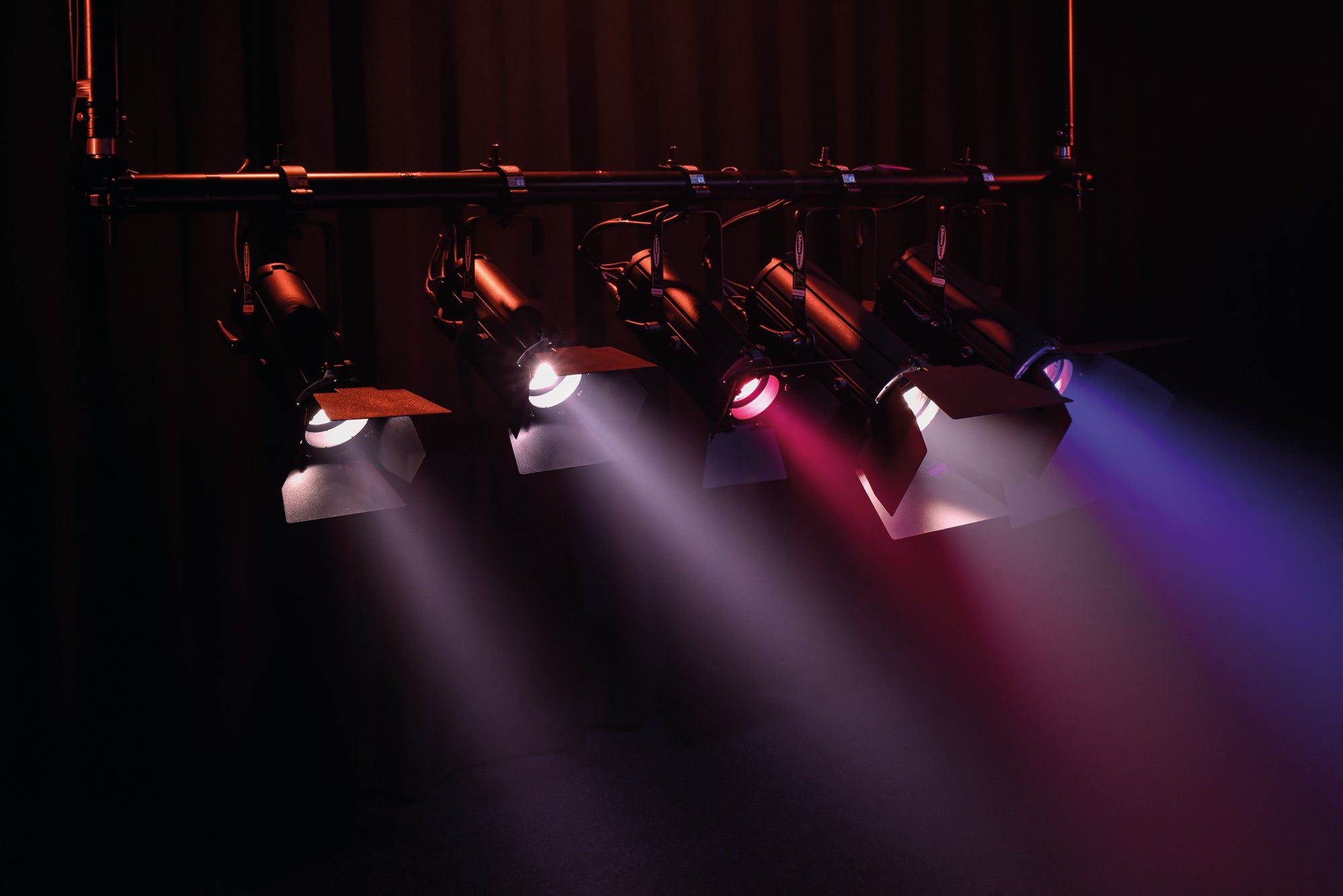 SHOWTEC ACT Fresnel 150 RGBAL