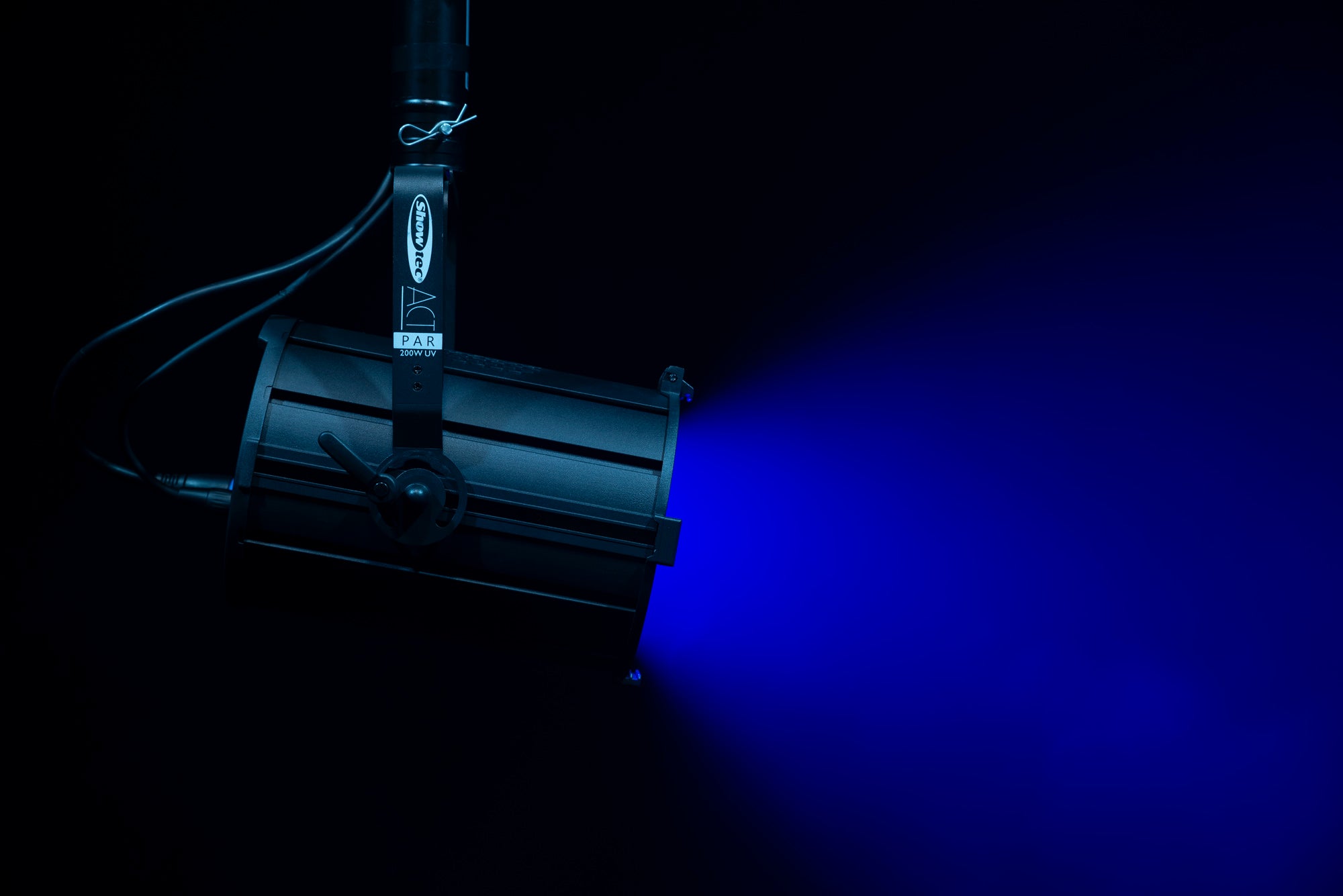 SHOWTEC ACT Par 200W UV