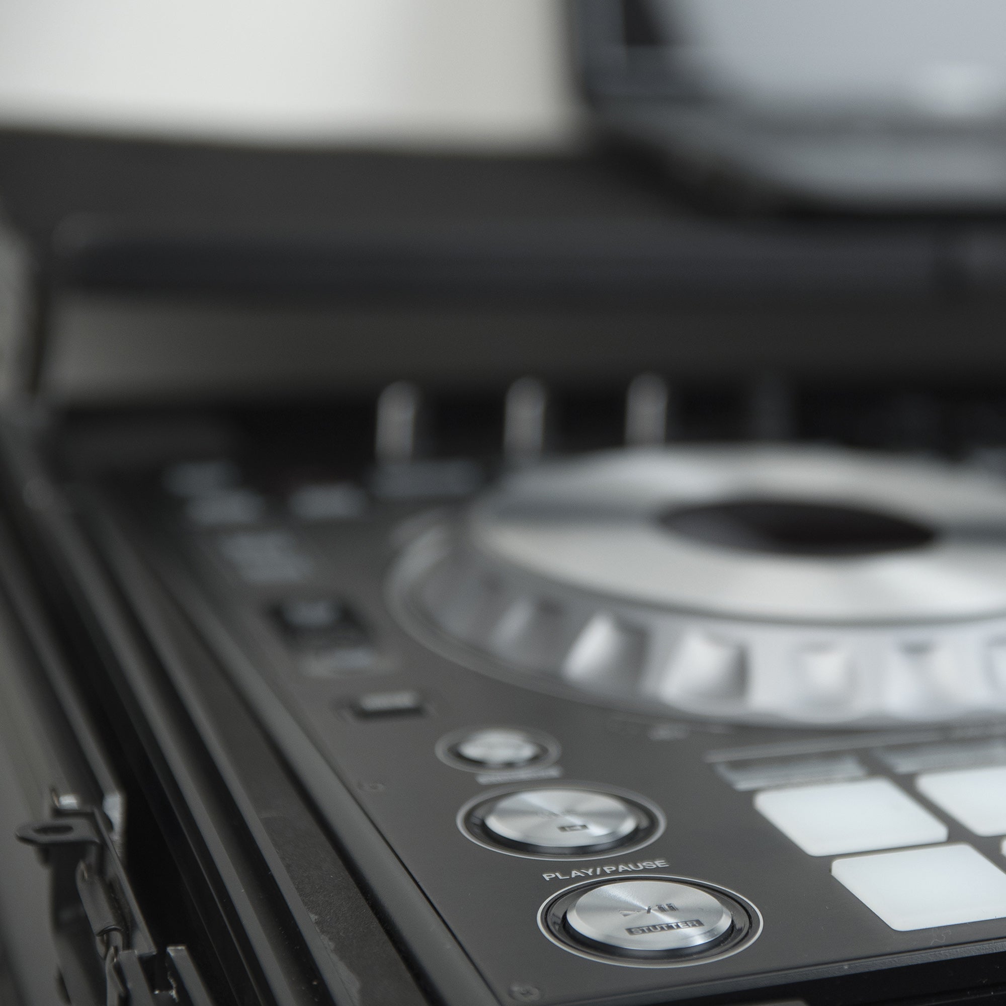 SHOWGEAR Case for Pioneer DDJ-RZ/DDJ-SZ